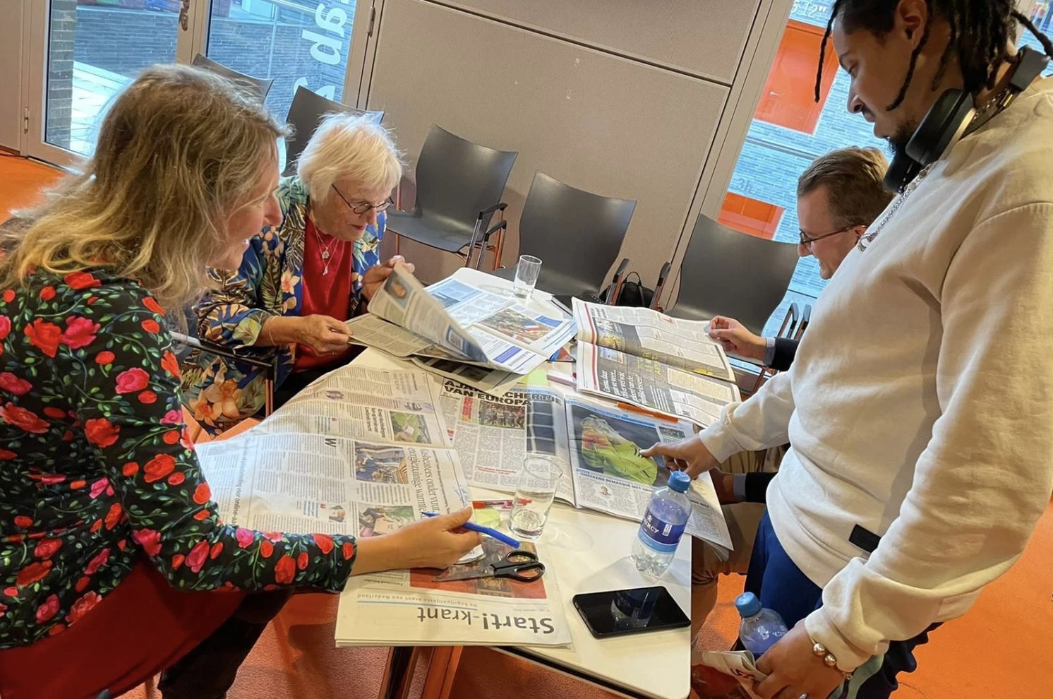 Deelnemers werken aan eigen teksten